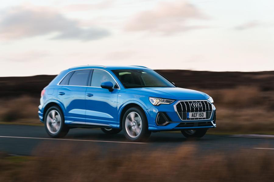  Audi Q3 35 TFSI S-Line (8U) 2018 года  (UK) (фото 10 из 40)